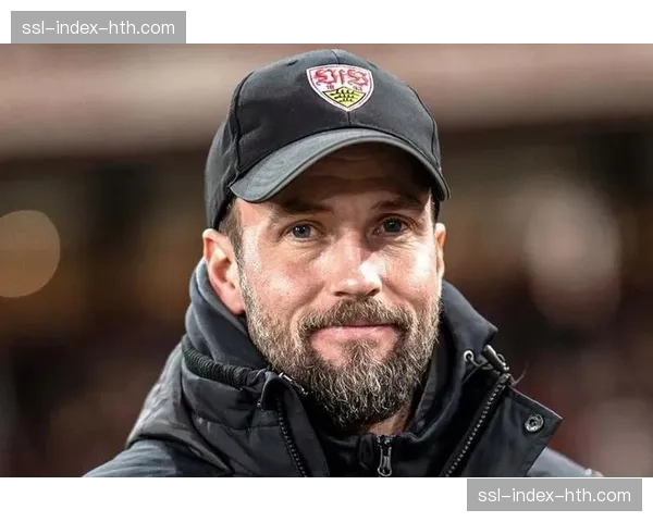 斯图加特主帅塞巴斯蒂安-赫内斯：谈球队成长与未来计划