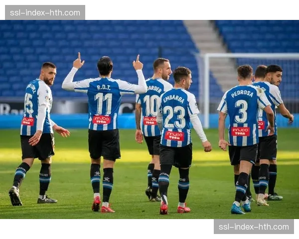 评论:战术同质化?多家西甲中下游球队采用五后卫体系引讨论 评论:战术同质化?多家西甲中下游球队采用五后卫体系引讨论